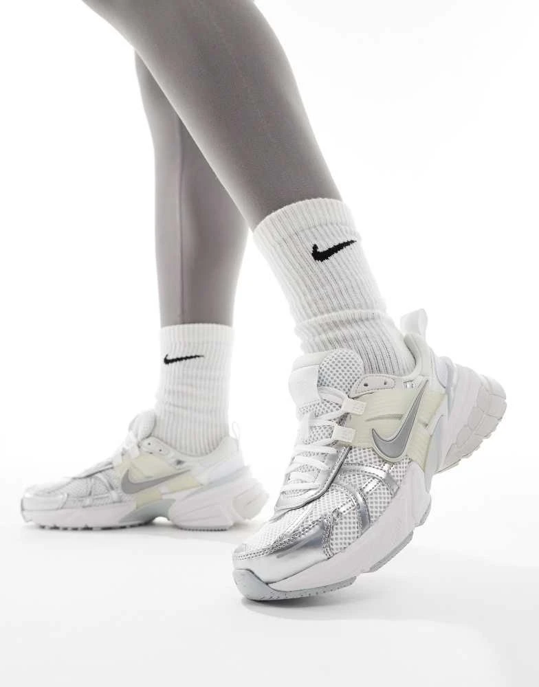 NIKE Nike V2K Run trainers in white and silver 1