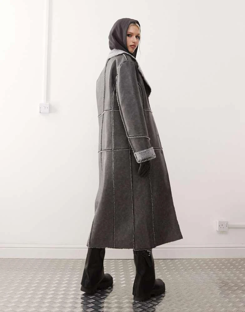 Reclaimed Vintage Reclaimed Vintage faux suede coat with fur trim 4
