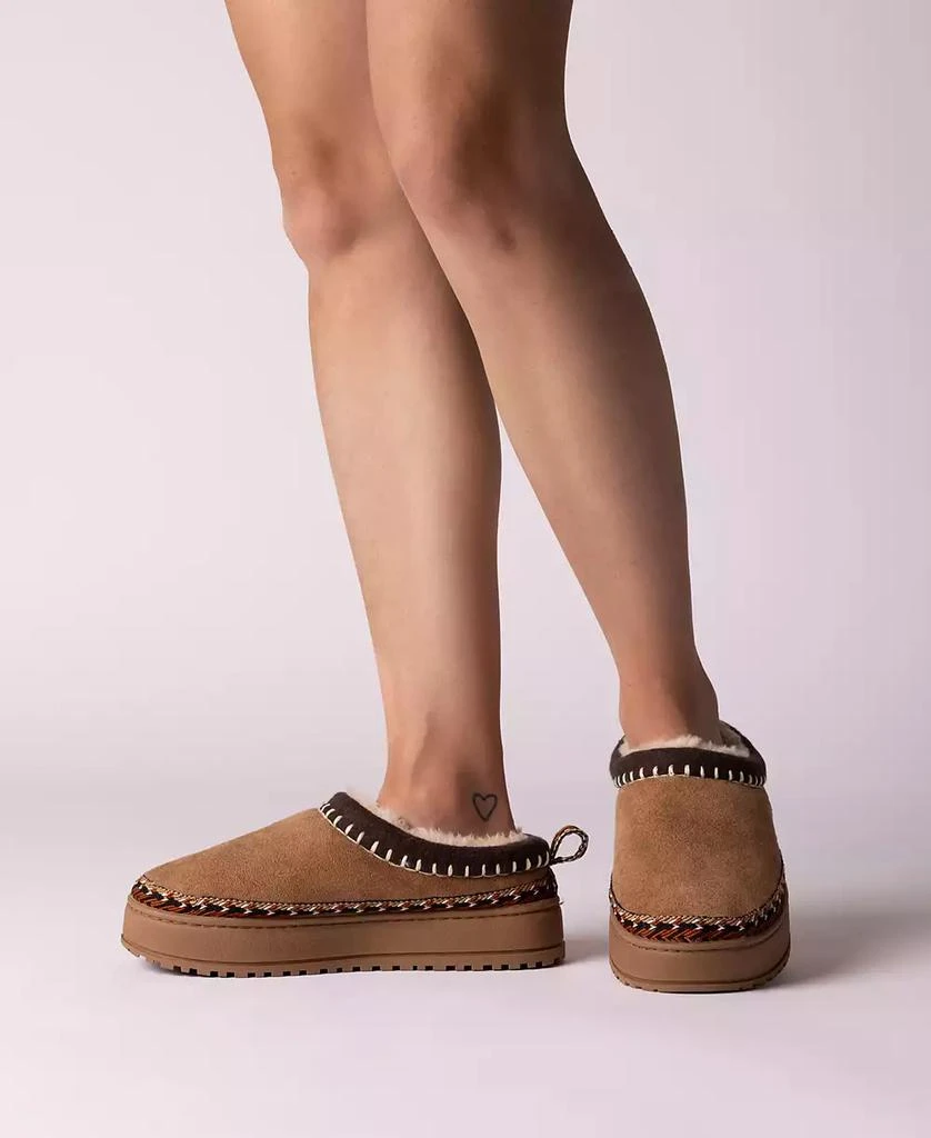 Journee Collection Women
s Tarika Cozy Platform Slippers 6