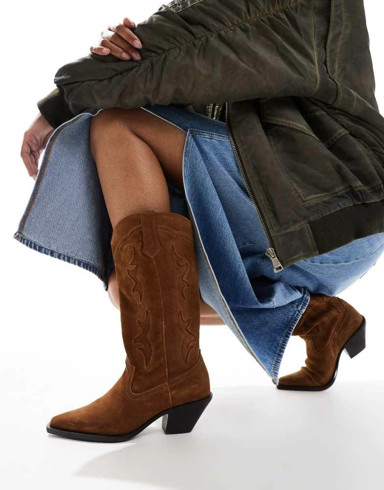 Stradivarius Stradivarius real suede heeled cowboy boot in beige 4