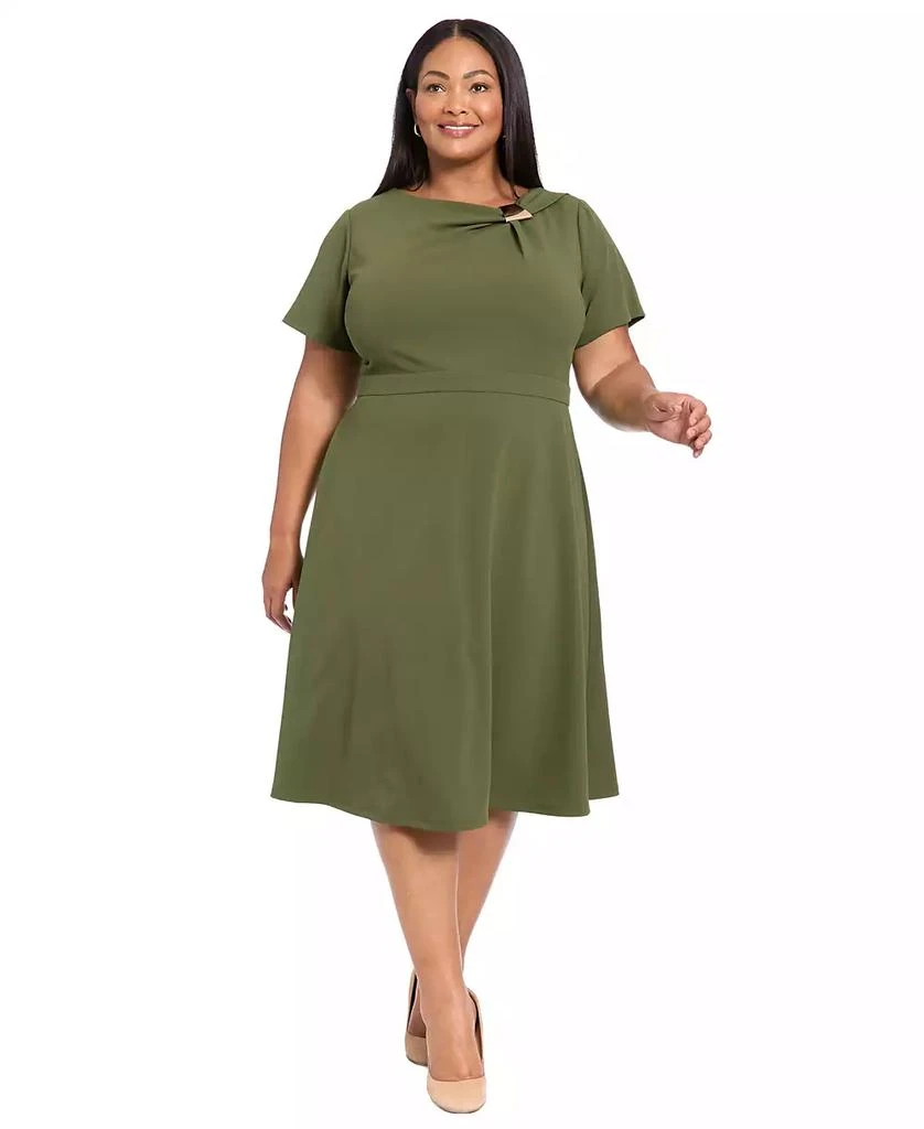 London Times Plus Size Fit and Flare Short Sleeve Dress 1