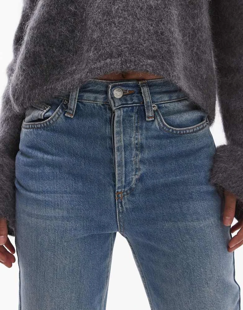 Topshop Topshop Petite Kort high rise straight jean in mid blue 5
