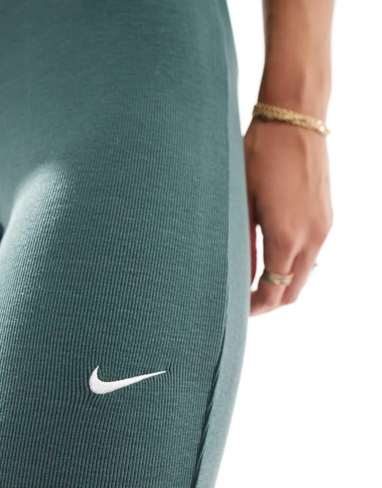 NIKE Nike Trend flare leggings in vintage green 3
