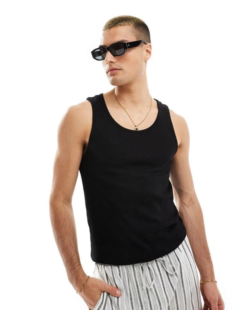 Bershka Bershka thick frame sunglasses in black 4