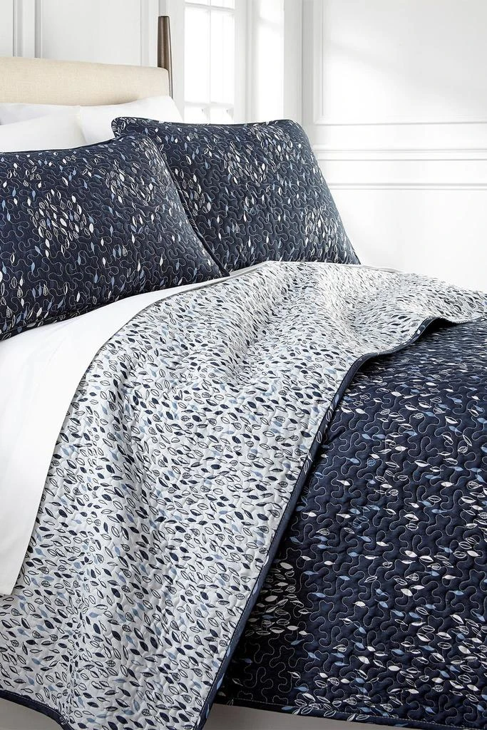 SOUTHSHORE FINE LINENS Botanical Leaves Reversible Quilt Set