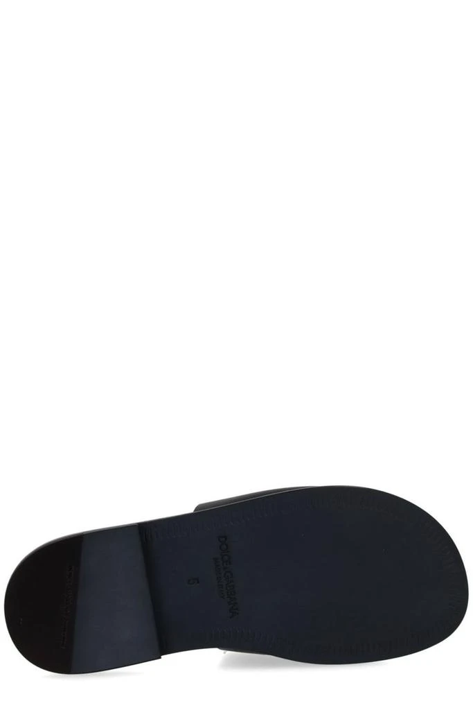 Dolce 
Gabbana Dolce 
Gabbana Logo Embossed Slides 6