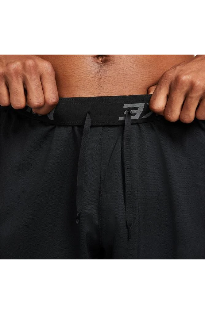 NIKE Dri-FIT Totality 9-Inch Unlined Shorts 9