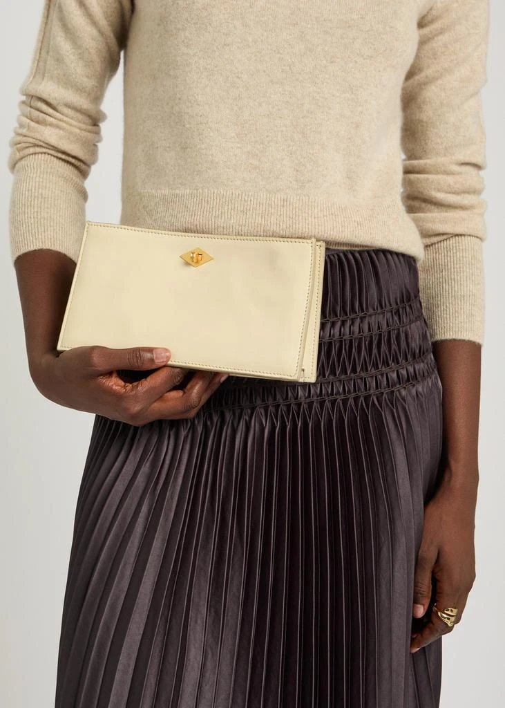 METIER Ease leather clutch 5