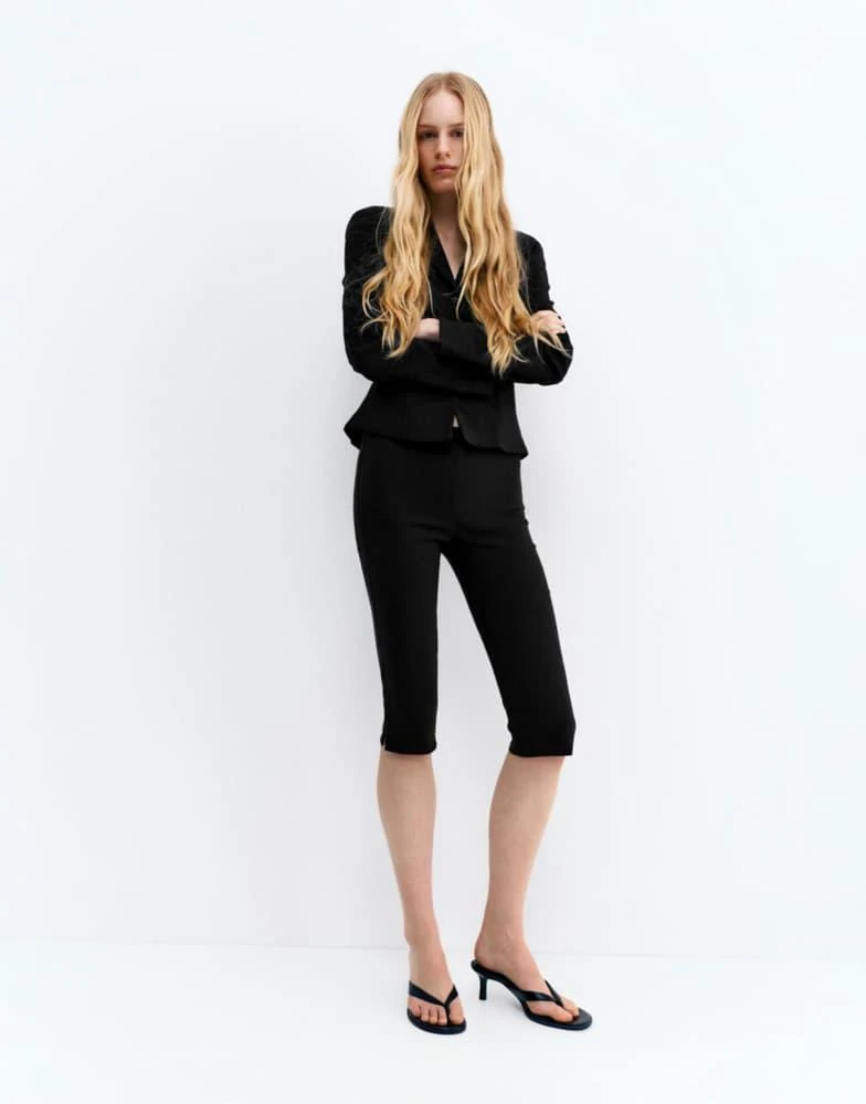Pull&Bear Pull&Bear Zip capris trousers in black