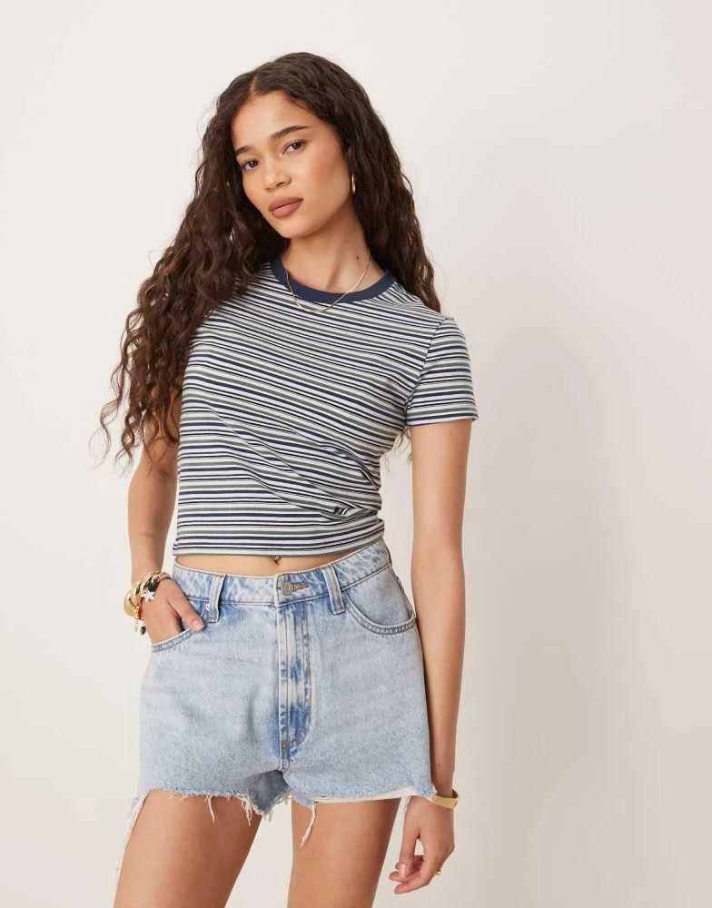 Abercrombie & Fitch Abercrombie & Fitch short sleeve seamless cropped baby tee in navy stripe 1