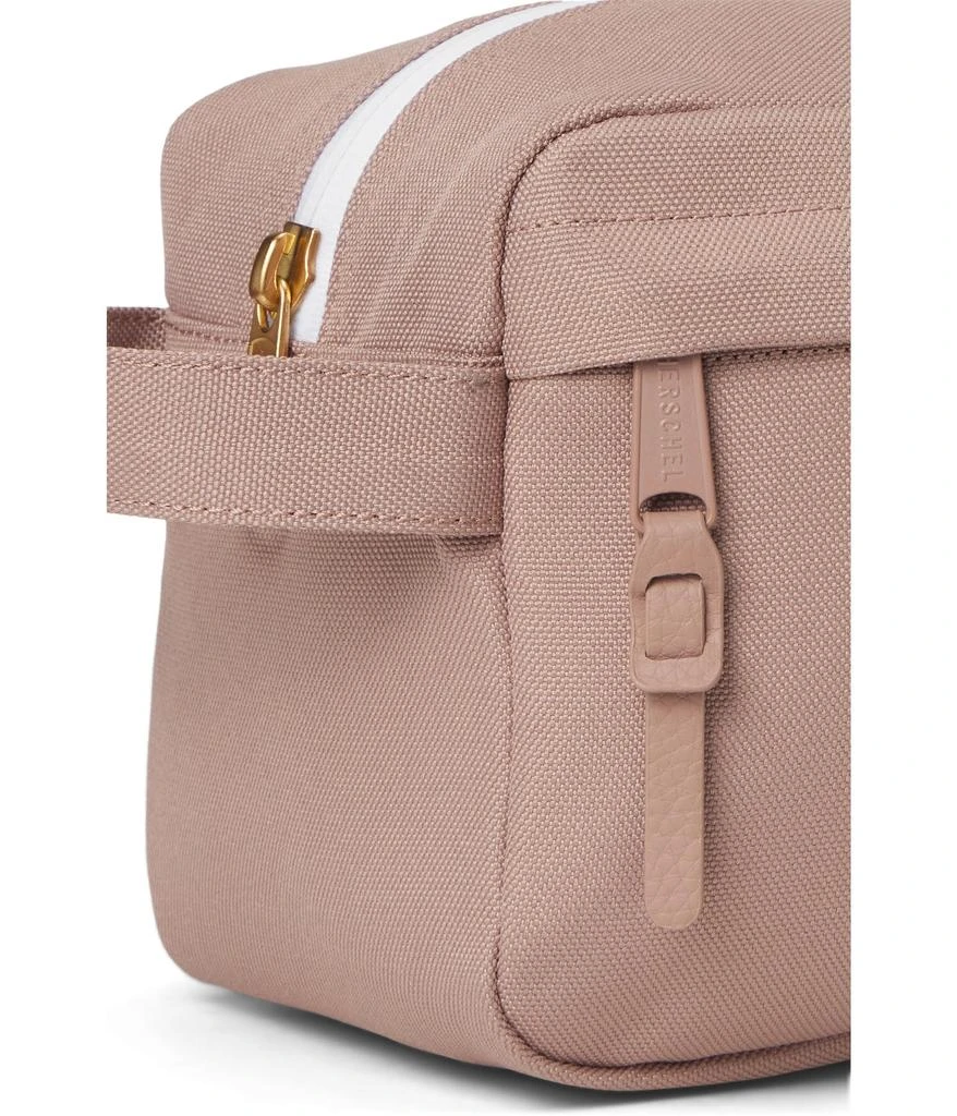 Herschel Supply Chapter Travel Kit 4