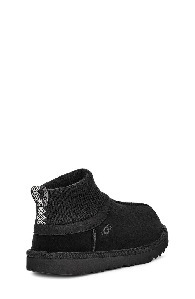 UGG KIds
 Classic Ultra Stretch Mini Boot 2
