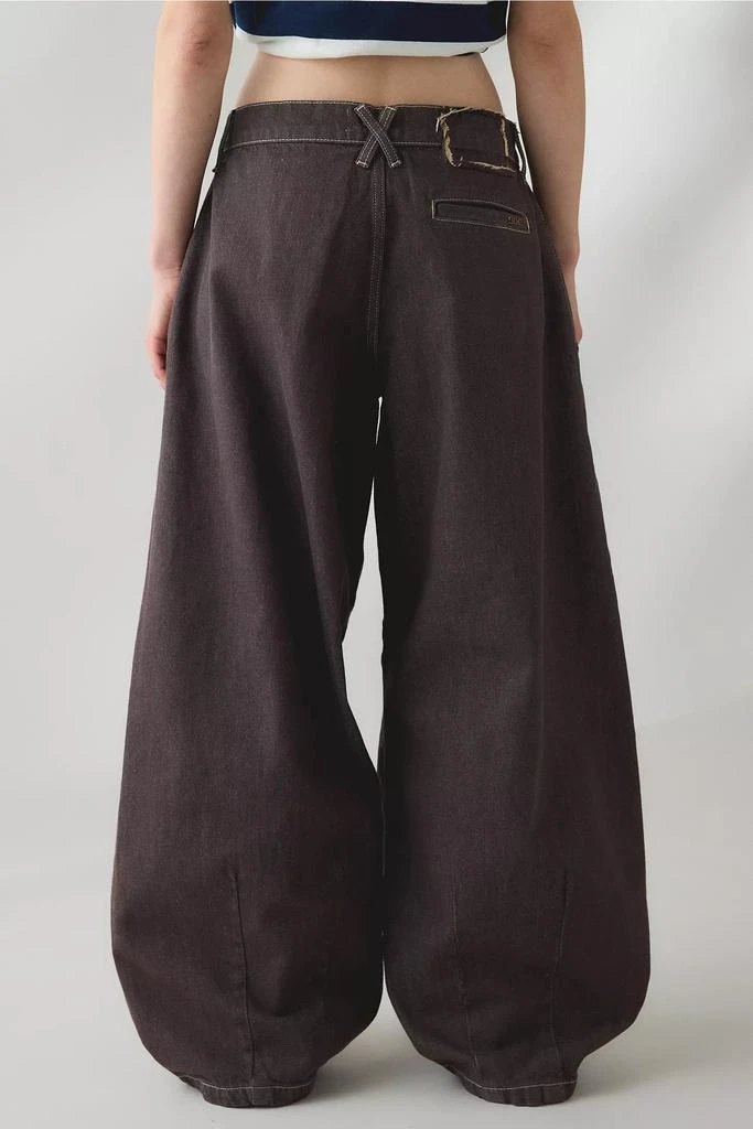 BDG BDG Jax Pleated Cocoon Low-Rise Jean 5