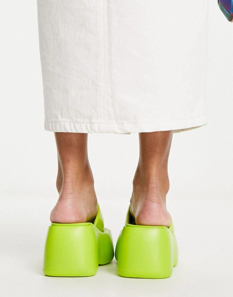 Daisy Street Daisy Street Exclusive chunky sole flip flop sandals in lime 2