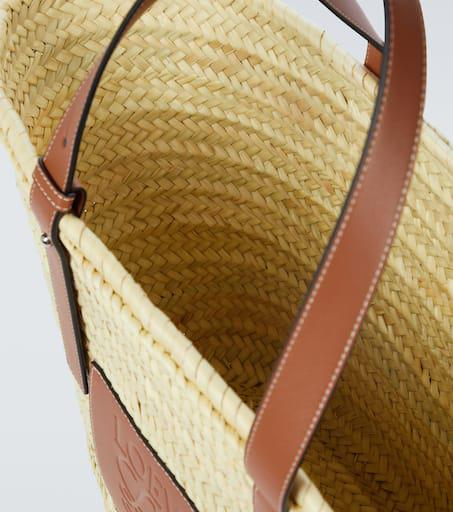 LOEWE ★Loewe Raffia Basket Tote Bag Brown Amazon.com: Loewe, Pre-Loved Brown Raffia Basket Bag Medium
