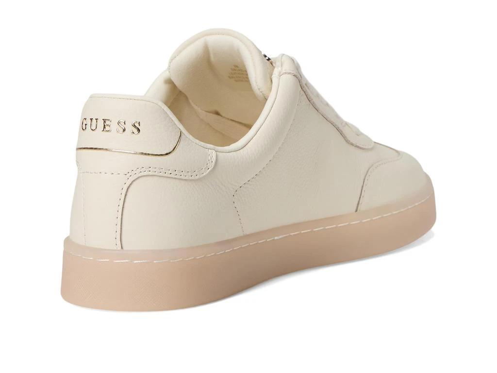 GUESS Jazlie 5