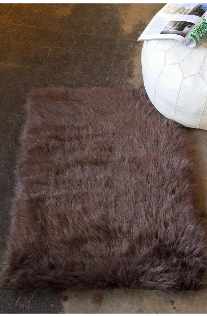 LUXE Faux Fur Hudson Rectangular Rug - 2ft x 3ft - Chocolate 3