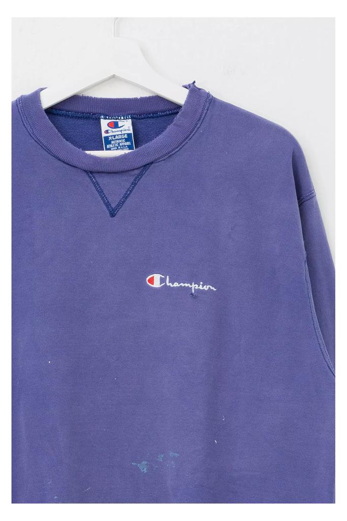 CHAMPION Vintage 1990s Distressed Champion Embroidered Logo V