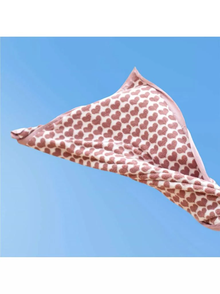 Little Giraffe Heart Satin-Trimmed Throw Blanket 4
