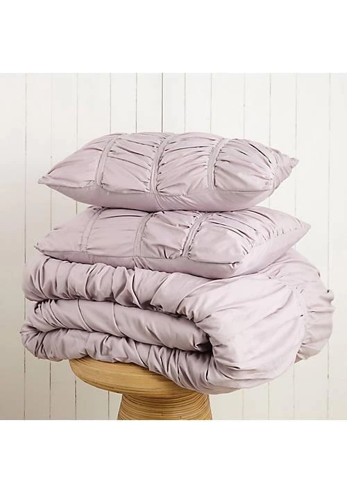 Modern Heirloom Emily Solid Textured Comforter Set 3