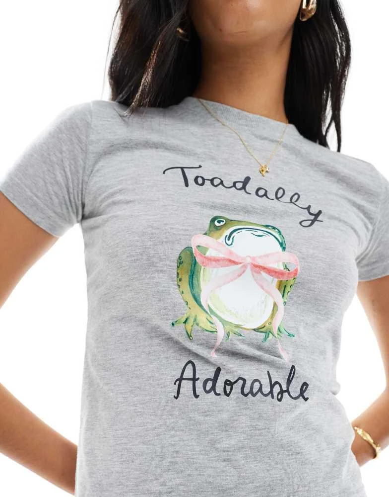 Daisy Street Daisy Street toadally adorable frog graphic tee in grey 3