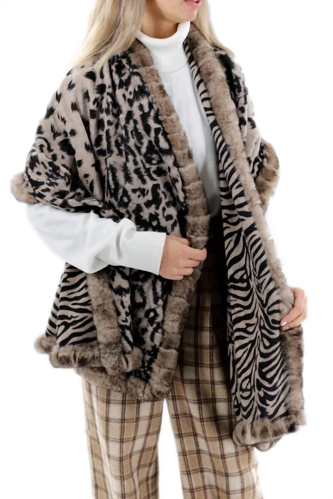 La Fiorentina La Fiorentina - Reversible Animal Print Shawl With Fur 3