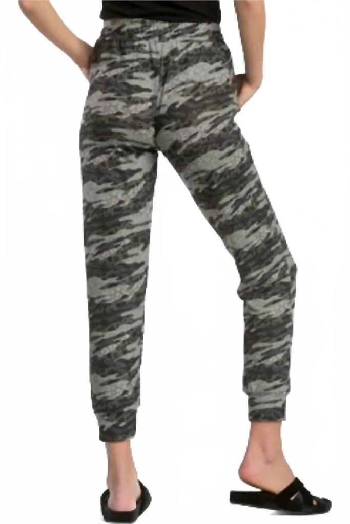 Elan Ties On Waist Joggers In Olive Camo 2