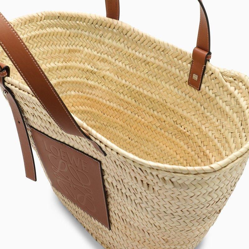 Loewe LARGE BASKET BAG IN PALM LEAF AND LEATHER - Tote Bags
