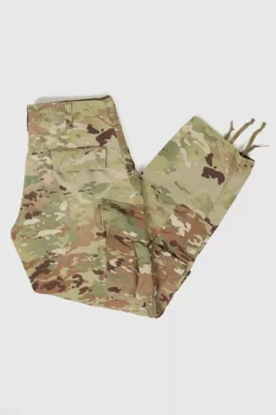 Urban Outfitters Vintage Camo Pants 01 3