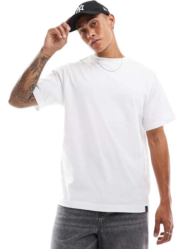 Pull&Bear Pull&Bear basic t-shirt in white 1