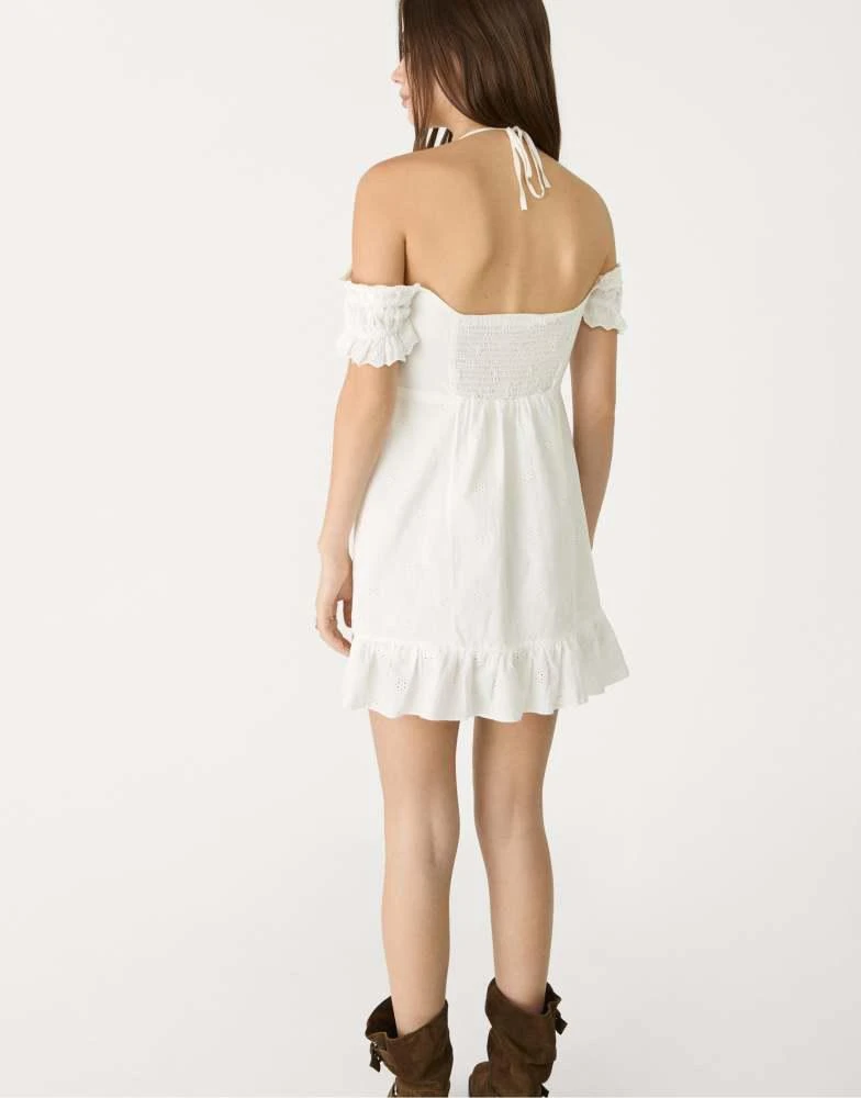 Stradivarius Stradivarius Short flowing embroidered dress in white - Dresses  & Skirts - BeyondStyle