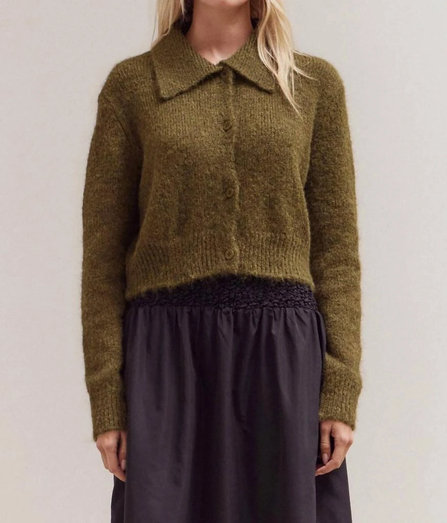 GRADE 
GATHER Grade 
Gather - Collared Neck Cardigan