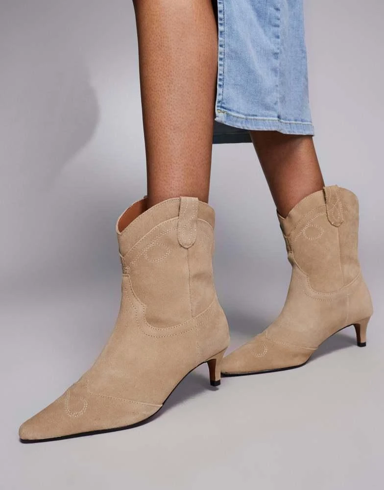 River Island River Island suede western boot with kitten heel in beige 1