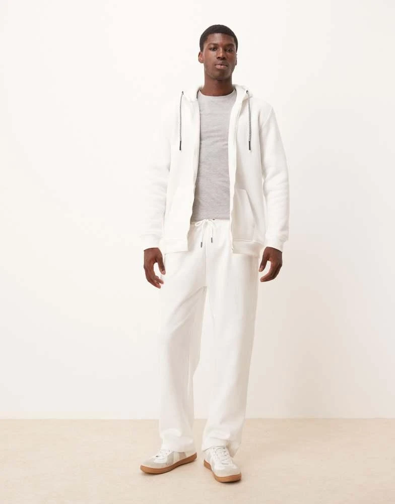 Brave Soul Brave Soul Wide leg joggers in cream 2