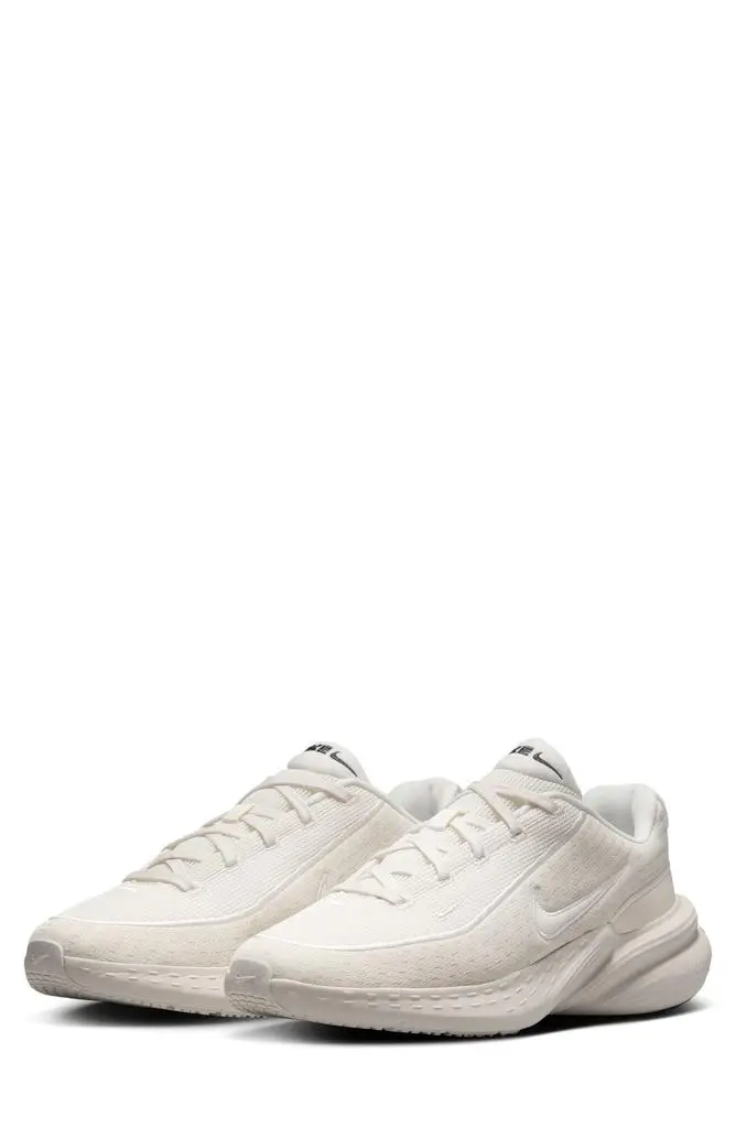 NIKE Uplift SC Sneaker