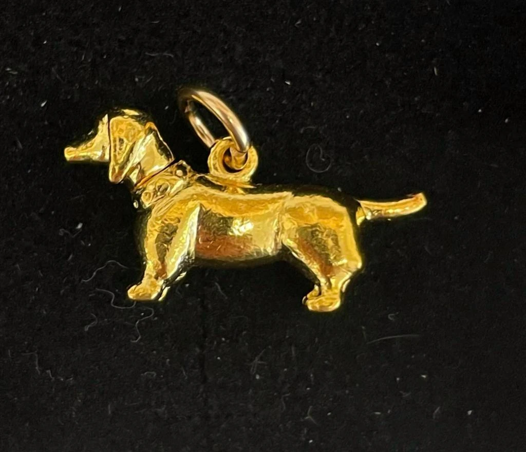 Azi Rasson Azi Rasson - Women
s Vintage Dachshund Medium Charm