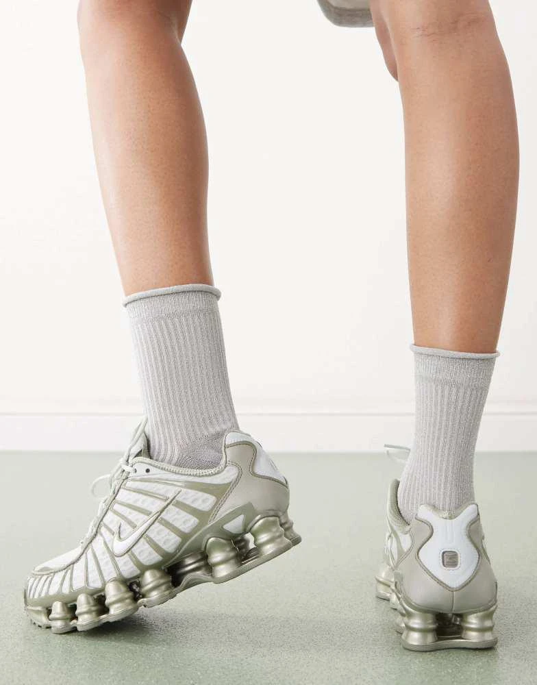 NIKE Nike Shox TL trainers in green 5