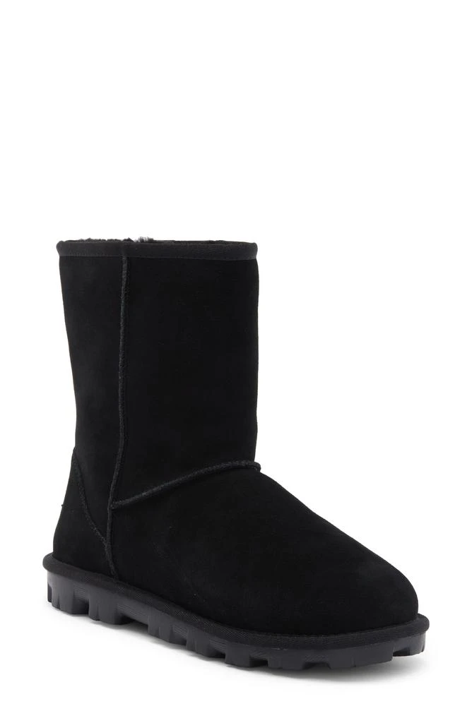 UGG Essential Short Boot 1