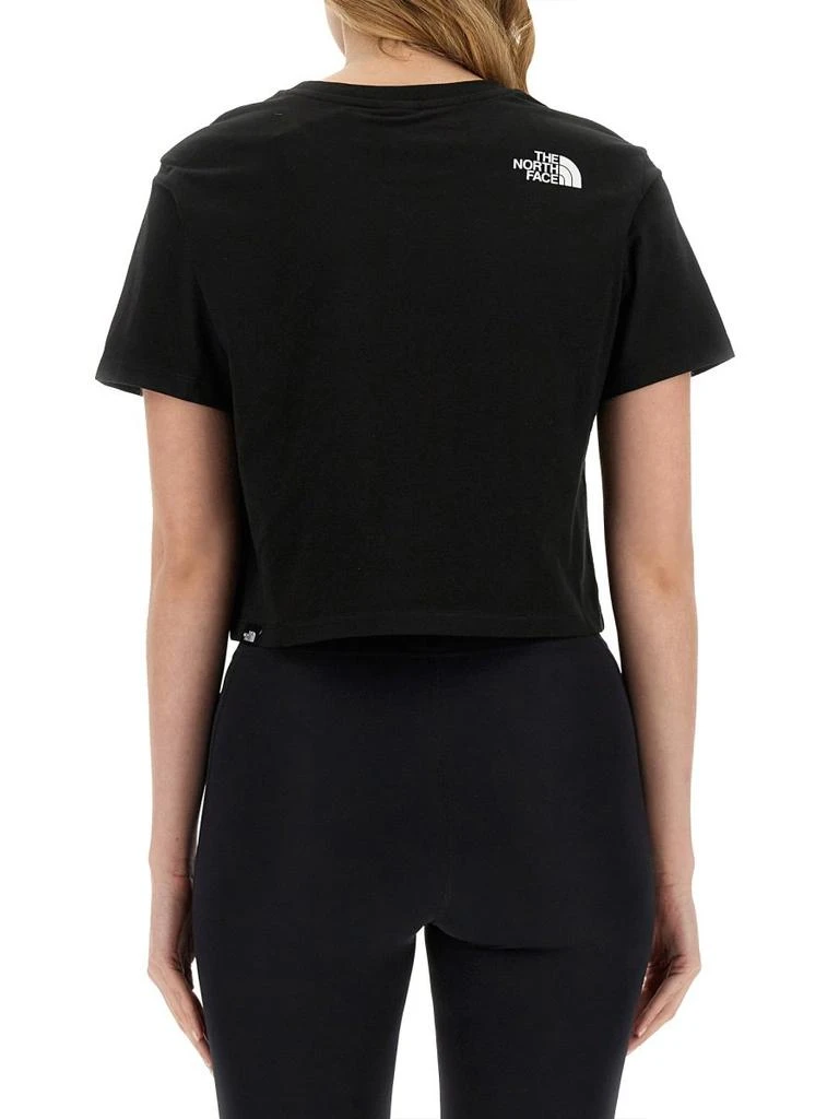 The North Face The North Face Logo Printed Cropped T-Shirt 2