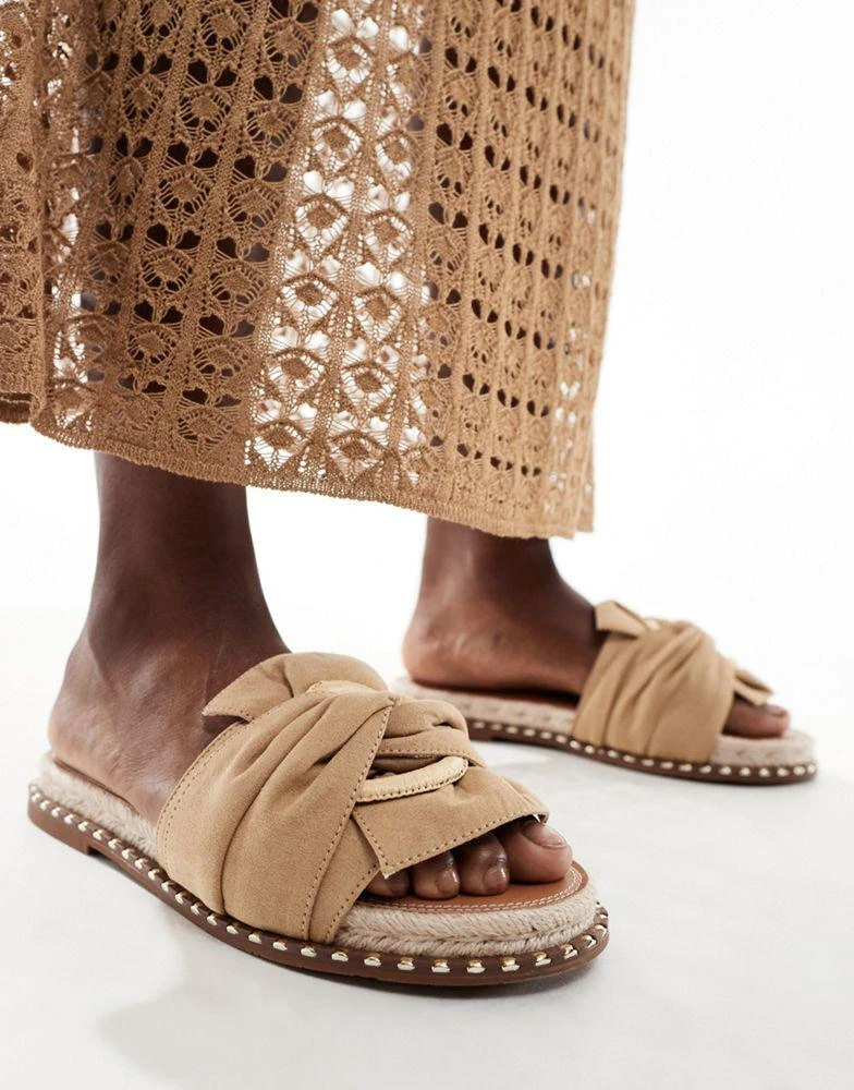 River Island River Island twisted flat sandal in beige 1