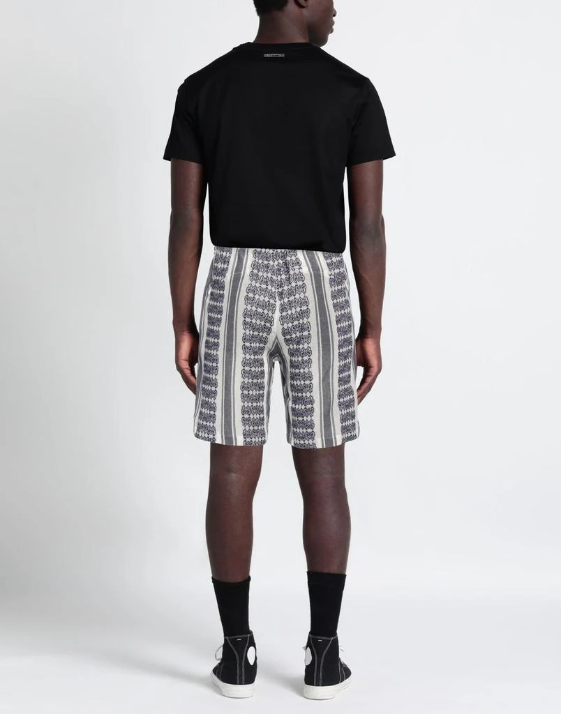 Needles Shorts 
Bermuda 3