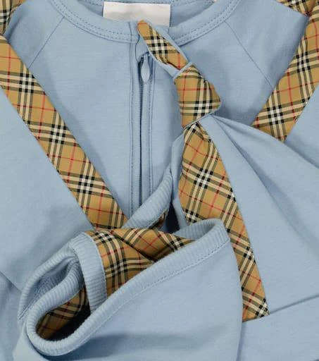 Burberry Baby onesie, bib and hat set 3