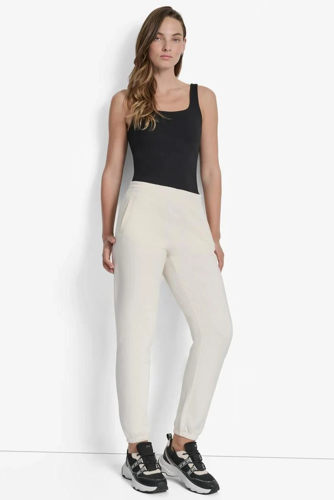 DKNY LOGO-EMBOSSED SLIM JOGGER 5