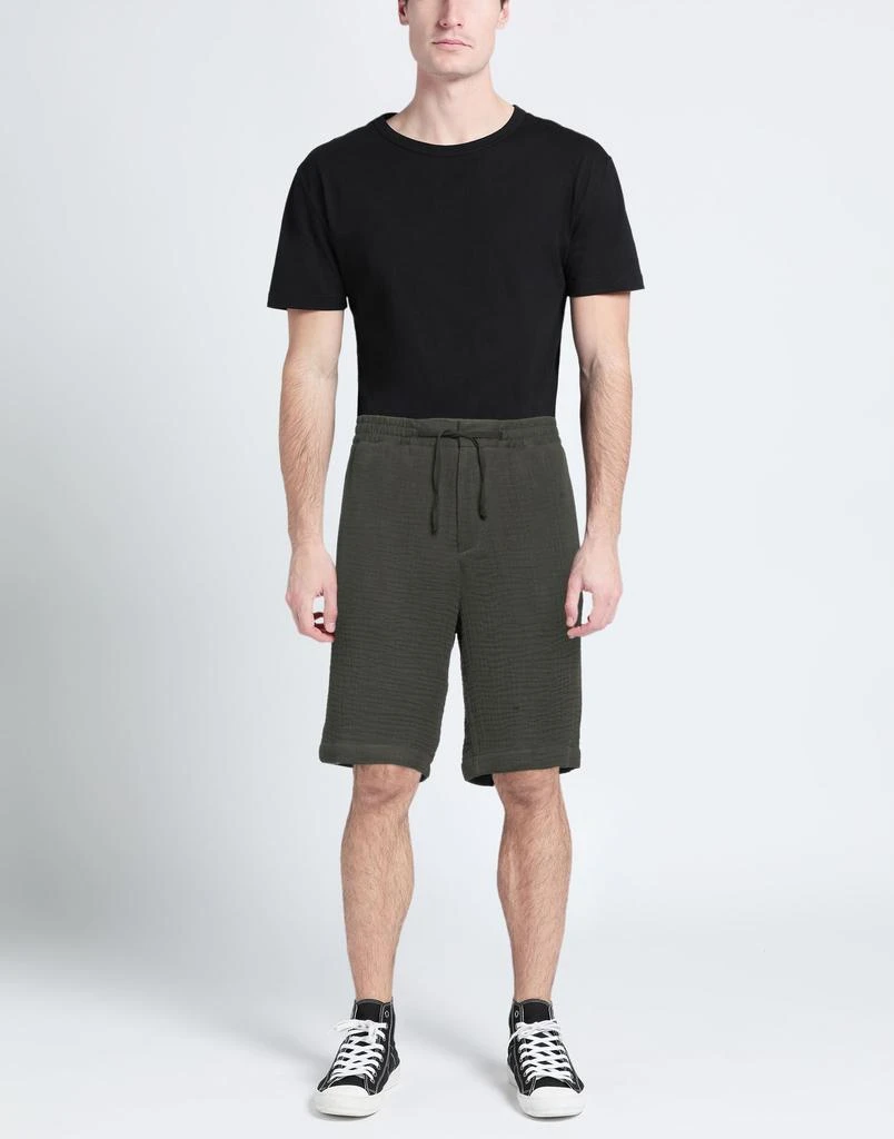 Elvine Shorts 
Bermuda 2