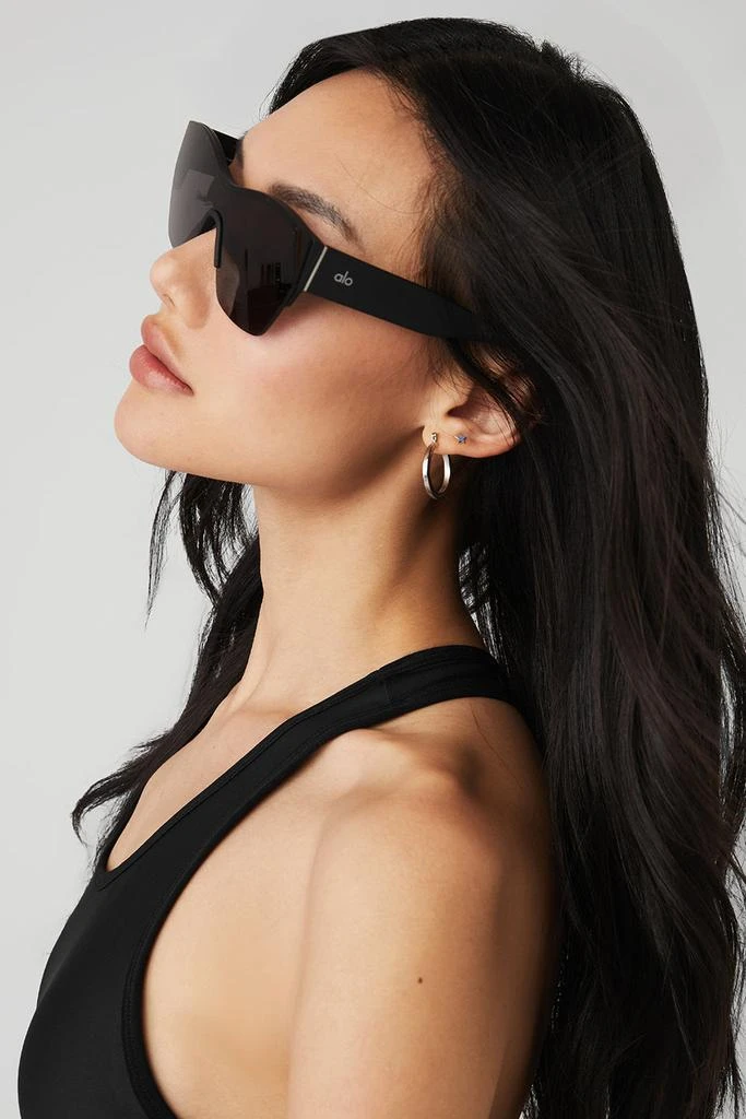 Alo Stunner Sunglasses - Black 4