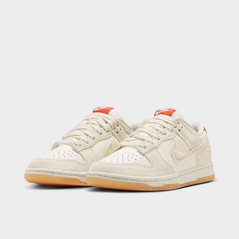 NIKE Women's Nike Dunk Low SE Casual Shoes