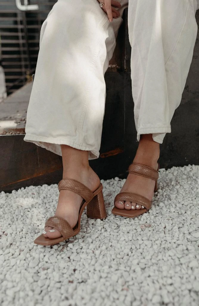 Dolce Vita Pascoe Sandal 2