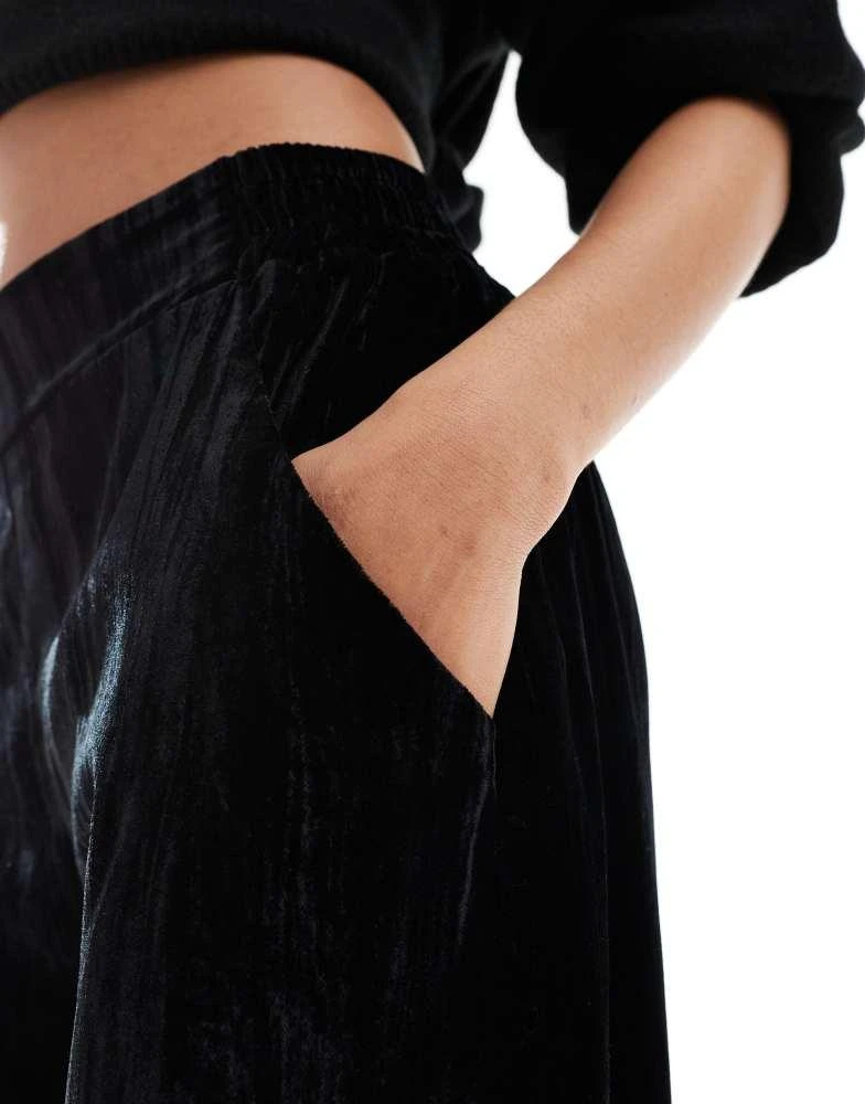 ASOS ASOS DESIGN Tall crinkle velvet pull on trouser in black 5