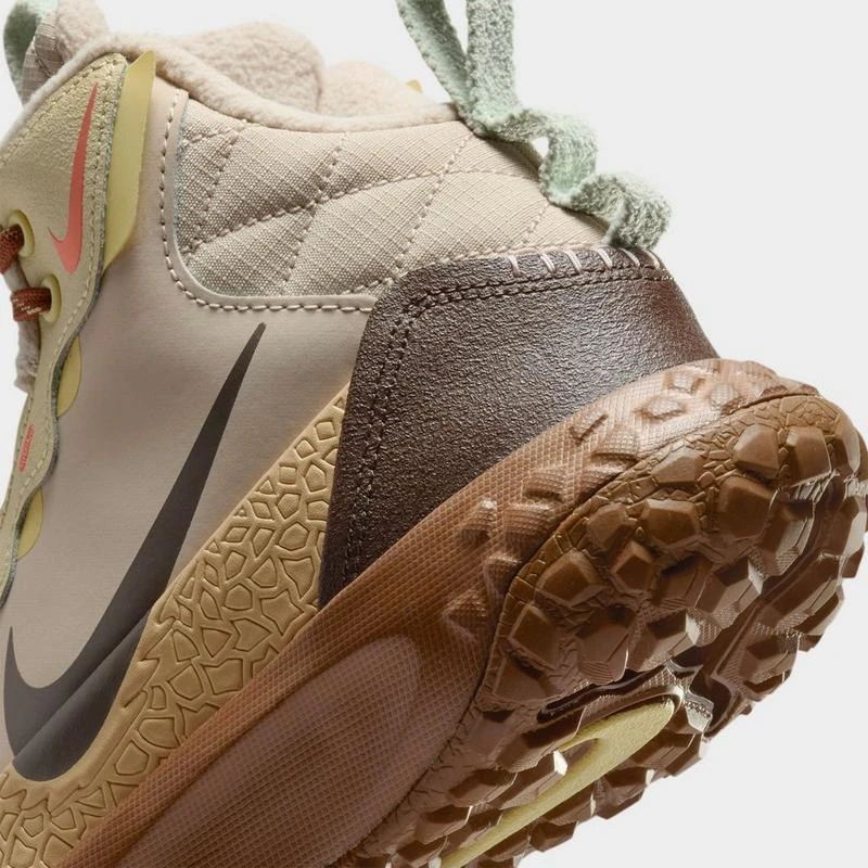 NIKE Big Kids' Nike Terrascout Boots 3