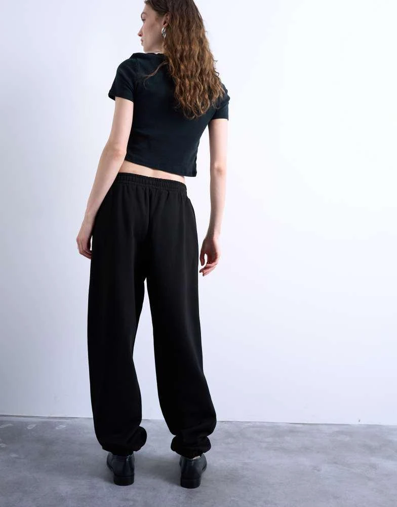 Topshop Topshop pintuck cuffed jogger in black 4